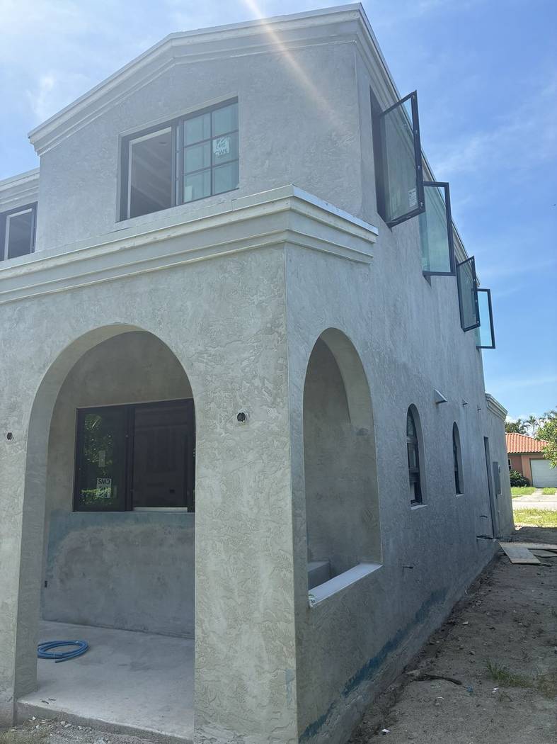 Stucco Arch & Column — completed exterior stucco by Quilco Stucco, West Palm Beach, FL